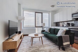 435 W 31st St in New York, NY - Building Photo