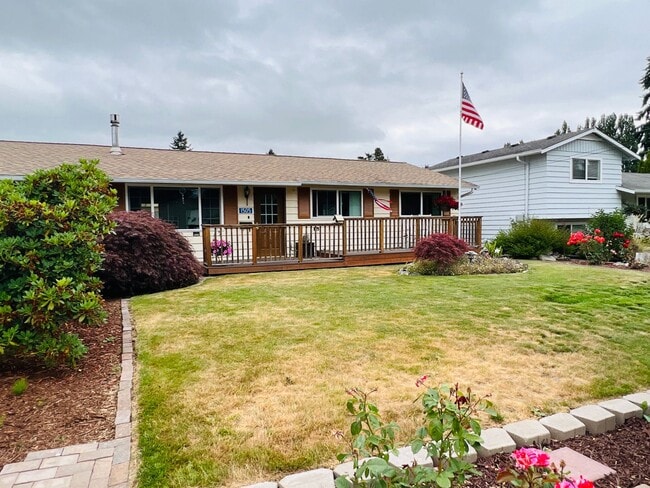 property at 1505 E Hazel Ave