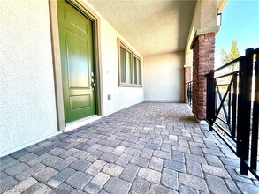 12476 Kings Crk Pl in Las Vegas, NV - Building Photo - Building Photo