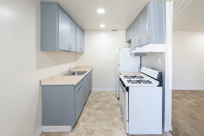 Holiday Orchard Apartments
