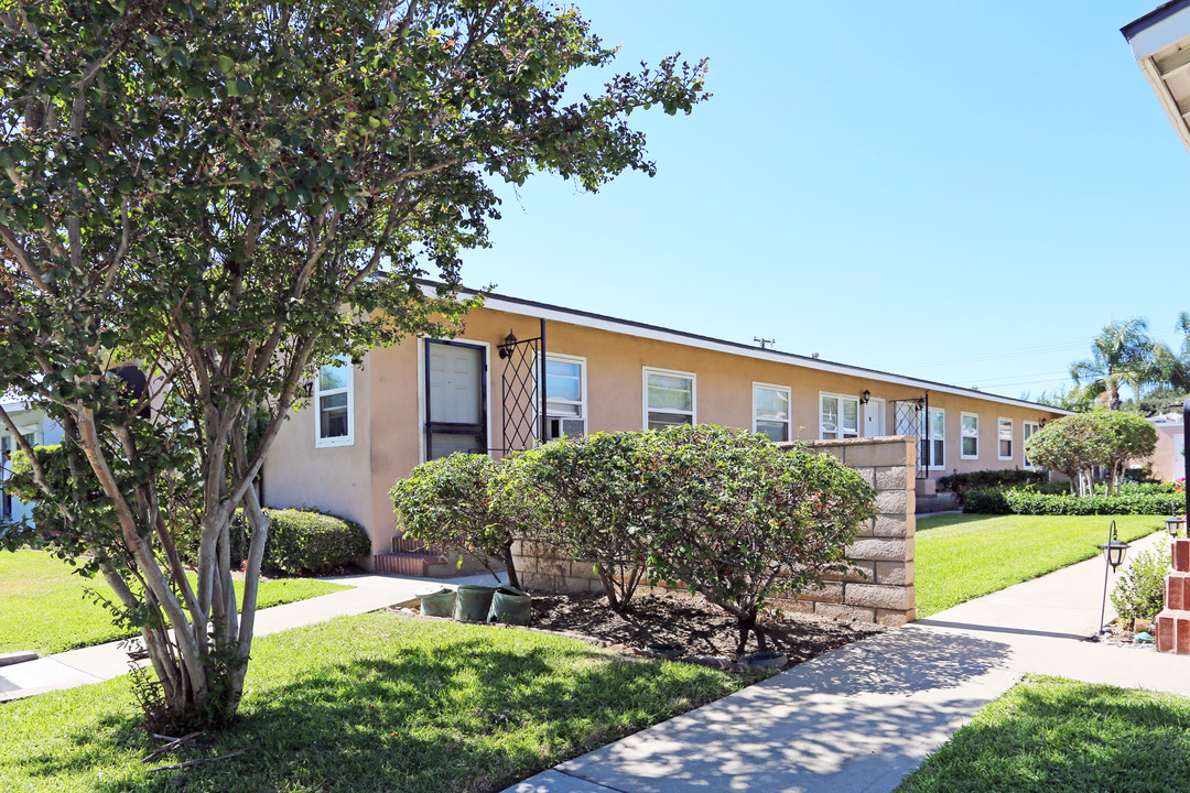 Civic Center Apartments in Brea, CA - Building Photo