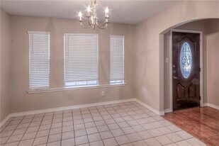 19223 Twin Buttes Dr in Tomball, TX - Building Photo