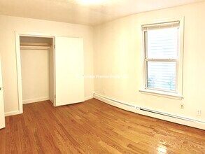 420 Norfolk St, Unit 420 in Somerville, MA - Foto de edificio - Building Photo