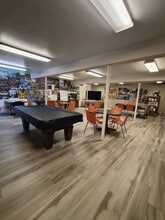 Plymouth Park Apartments 55+ in Plymouth, MI - Foto de edificio - Building Photo