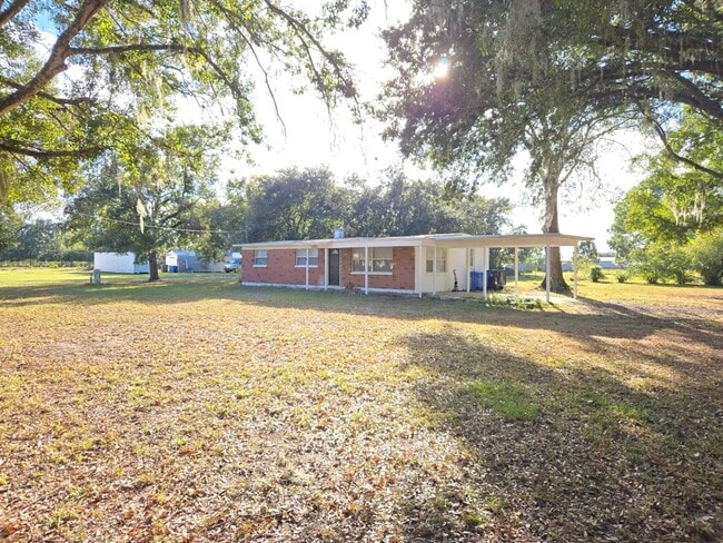 4303 Pippin Rd in Plant City, FL - Building Photo - Building Photo