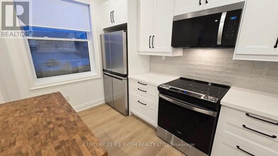 42 Calverley St in Orillia, ON - Building Photo - Building Photo