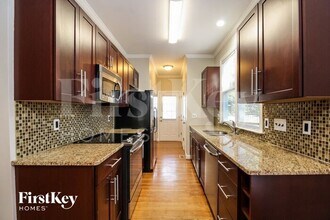 1909 Fernwood Dr in Greensboro, NC - Building Photo - Building Photo