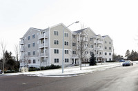 Quarry Hill Club & Condominiums in South Burlington, VT - Foto de edificio - Building Photo