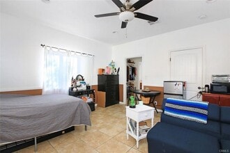 2134 N Thomas St in Los Angeles, CA - Building Photo - Building Photo