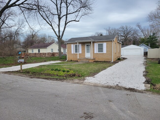 property at 1860 S Shore Blvd