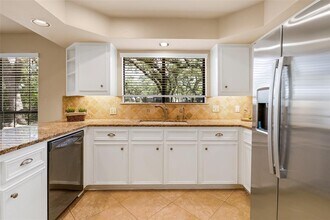 9006 Balcones Club Dr in Austin, TX - Building Photo - Building Photo