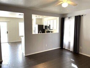2183 S Mcconnell Dr in Tucson, AZ - Building Photo - Building Photo