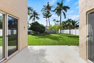4546 NW 7th Pl in Deerfield Beach, FL - Building Photo - Building Photo