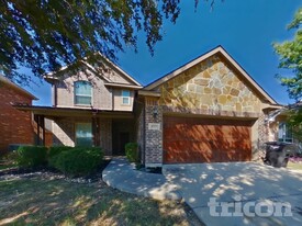 8757 Royalwood Dr in Fort Worth, TX - Building Photo