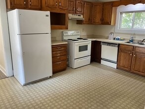 27 Damon Ct in Keene, NH - Building Photo - Building Photo