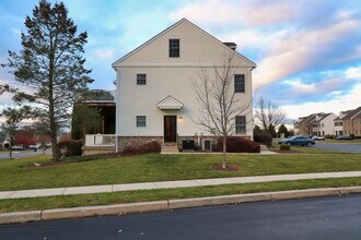 1810 Merlot Dr in Easton, PA - Building Photo - Building Photo