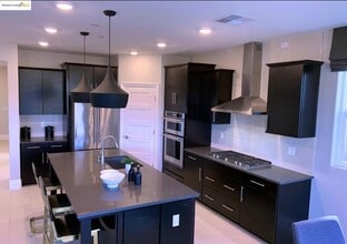 807 Bamboo Dr in Brentwood, CA - Building Photo - Building Photo