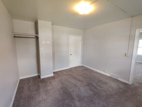 330 N 11th St in New Castle, IN - Building Photo - Building Photo