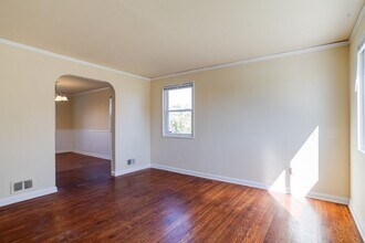 5570 Channing Rd in Baltimore, MD - Building Photo - Building Photo