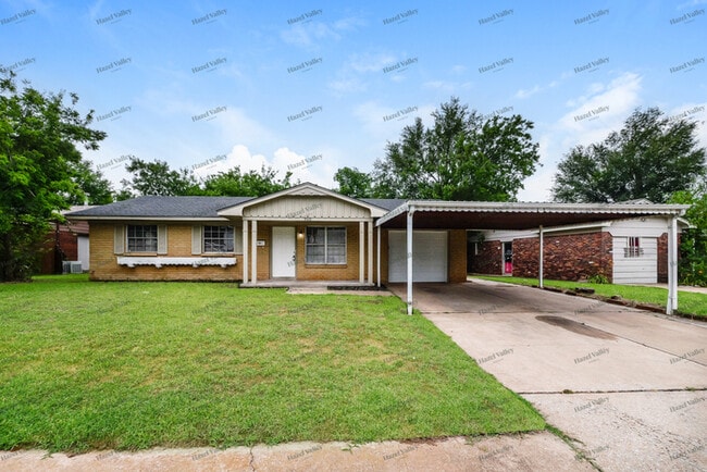 property at 900 NE Katherine Pl