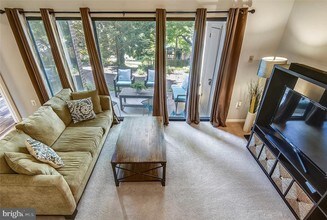 124 Roberts Ln-Unit -100 in Alexandria, VA - Building Photo - Building Photo