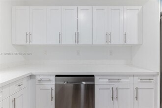 1447 NW 101st St in Miami, FL - Building Photo - Building Photo