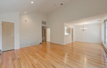 11 7th St in Bayville, NY - Building Photo - Building Photo