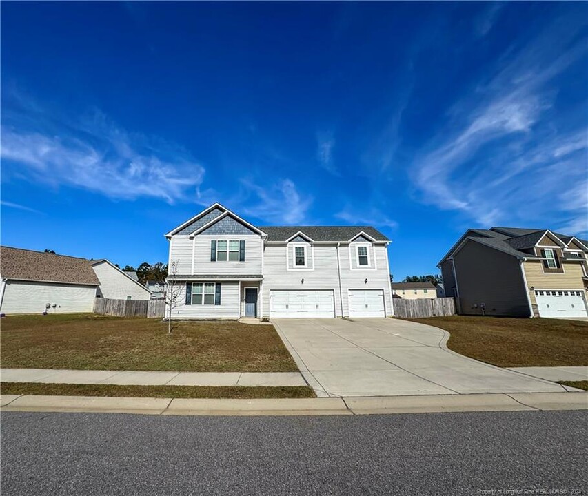 217 Fieldbrook St in Raeford, NC - Building Photo