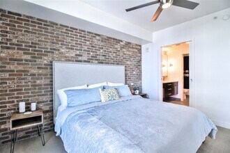 321 Tenth Ave in San Diego, CA - Foto de edificio - Building Photo