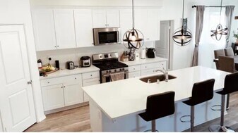 44127 Chaparral Dr in Lancaster, CA - Building Photo