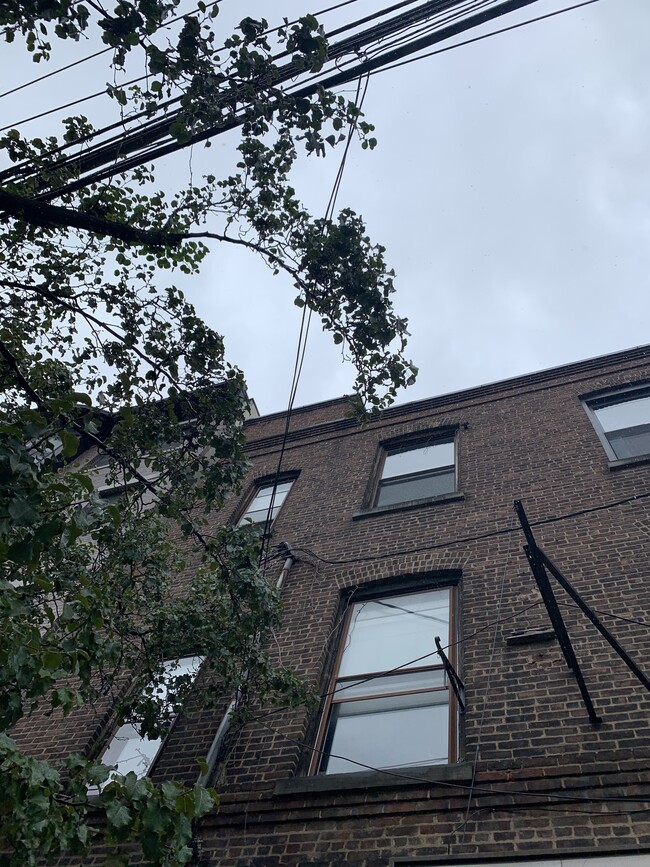 805 Clinton St, Unit 2F in Hoboken, NJ - Building Photo - Building Photo