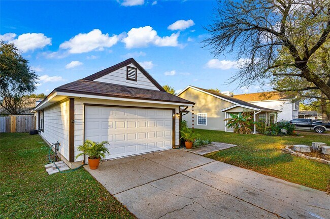 10518 Sand Pass Ln in Houston, TX - Foto de edificio - Building Photo