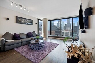60 E Monroe St in Chicago, IL - Foto de edificio - Building Photo