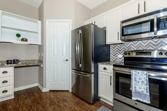Preston Heights Apartments in Dallas, TX - Foto de edificio - Building Photo