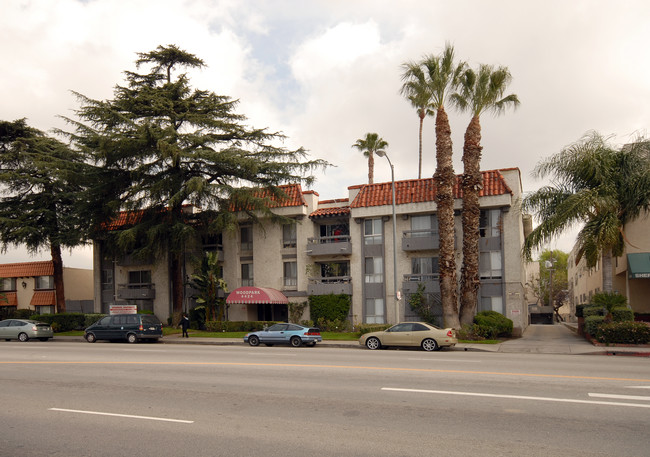 Woodpark in Sherman Oaks, CA - Foto de edificio - Building Photo