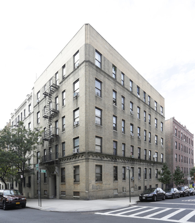 2163 Morris Ave in Bronx, NY - Building Photo