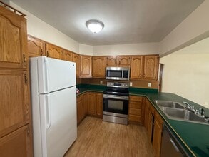 1523 Anna Ln in Louisville, KY - Foto de edificio - Building Photo
