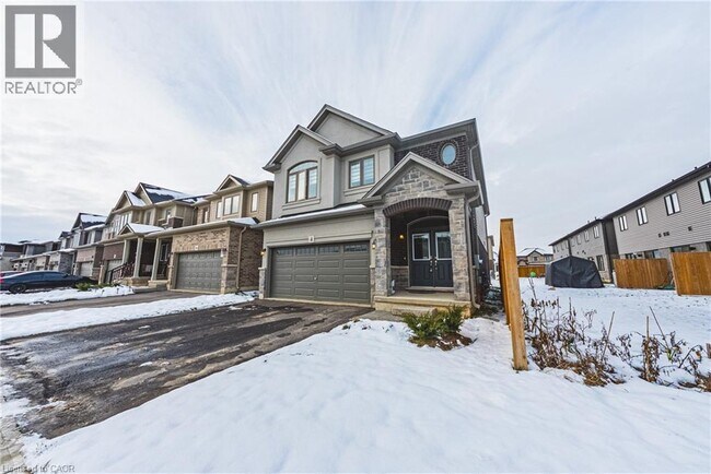 4 Broddy Ave in Brantford, ON - Building Photo - Building Photo