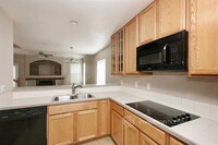 2602 S Flanders Ct in Aurora, CO - Foto de edificio - Building Photo