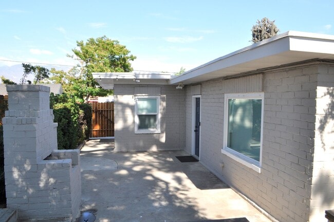 31981 Yucaipa Blvd in Yucaipa, CA - Building Photo - Building Photo