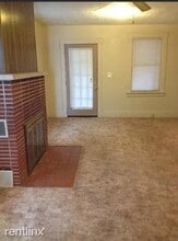 225 Johnson St in East Peoria, IL - Foto de edificio - Building Photo