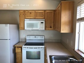 38 S White Oak Ln-Unit -201 in Nampa, ID - Building Photo - Building Photo