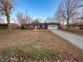 10209 Broadway St in Indianapolis, IN - Building Photo