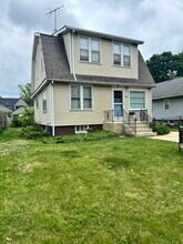 826 N Center St in Naperville, IL - Building Photo - Building Photo