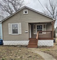 430 Georgia Ave in Ferguson, MO - Building Photo