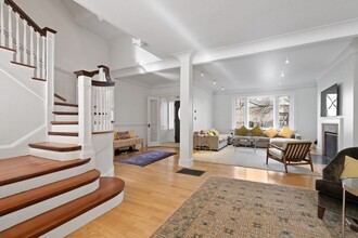 15 Regent Cir, Unit 1 in Brookline, MA - Building Photo - Building Photo