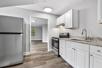 2400 Woodbine Ave in Knoxville, TN - Building Photo - Building Photo