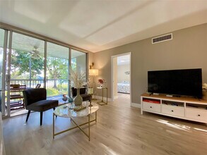 3010 N Course Dr in Pompano Beach, FL - Building Photo - Building Photo