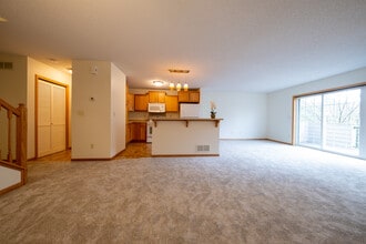 14137 Wilds Path NW in Prior Lake, MN - Building Photo - Building Photo