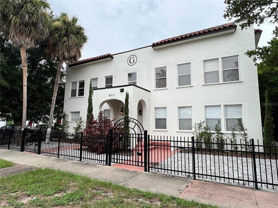 4211 W North A St in Tampa, FL - Building Photo